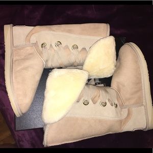 Australian Luxe GrossGrain Lace Boot. Sz 11